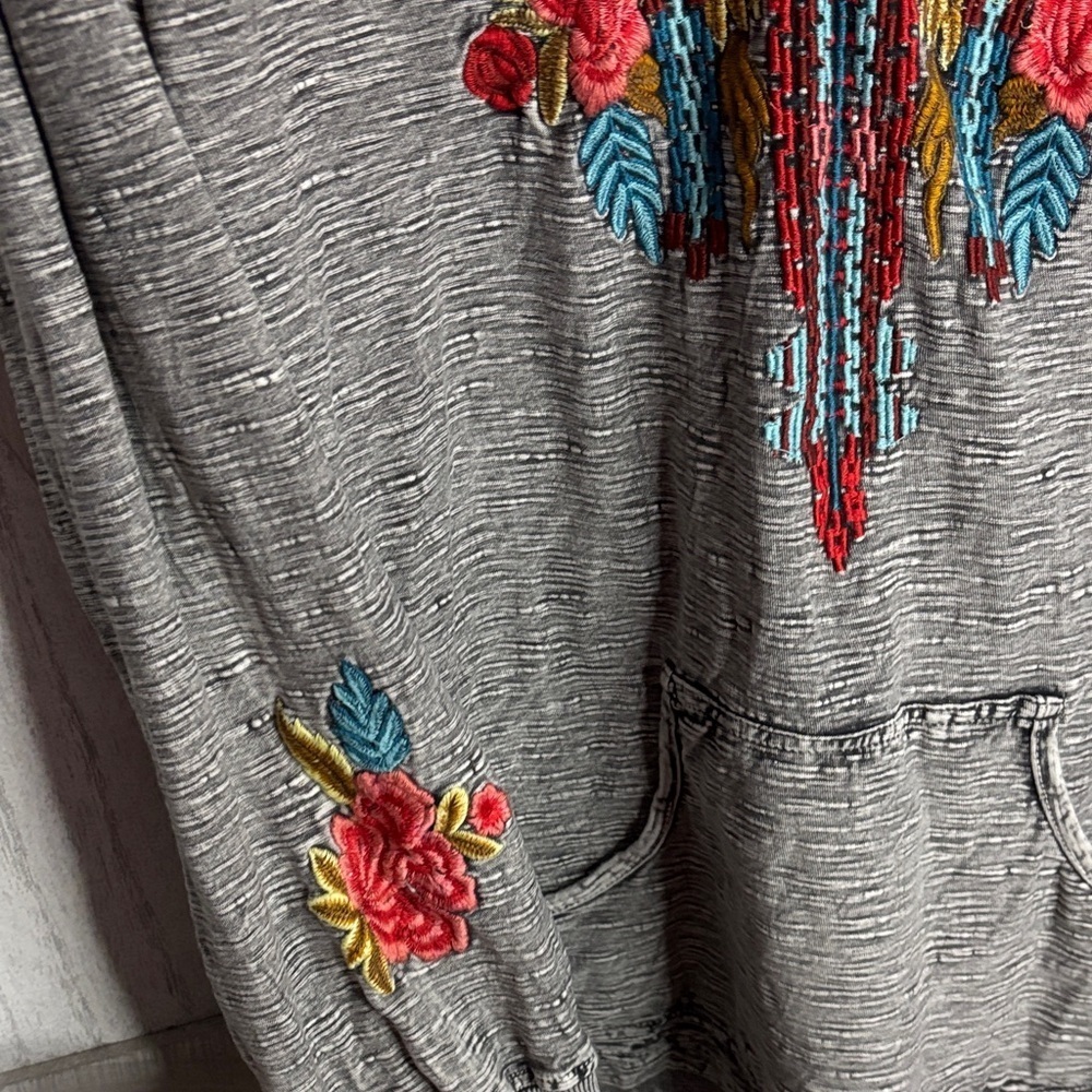 AVANI DEL AMOUR Embroidered Floral Boho Hoodie Tunic • SIZE Large• Gray - Picture 6 of 11
